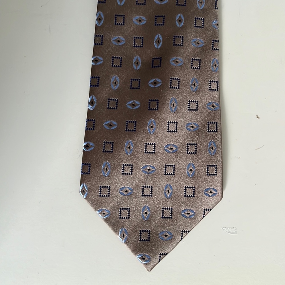 Jones New York Gold Patterned 100% Silk Tie
